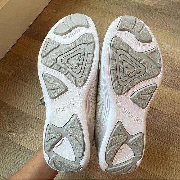 Vionic Jojo Ombre Sneakers in White/Light Mint/Gray size 7.5 - Picture 10 of 14